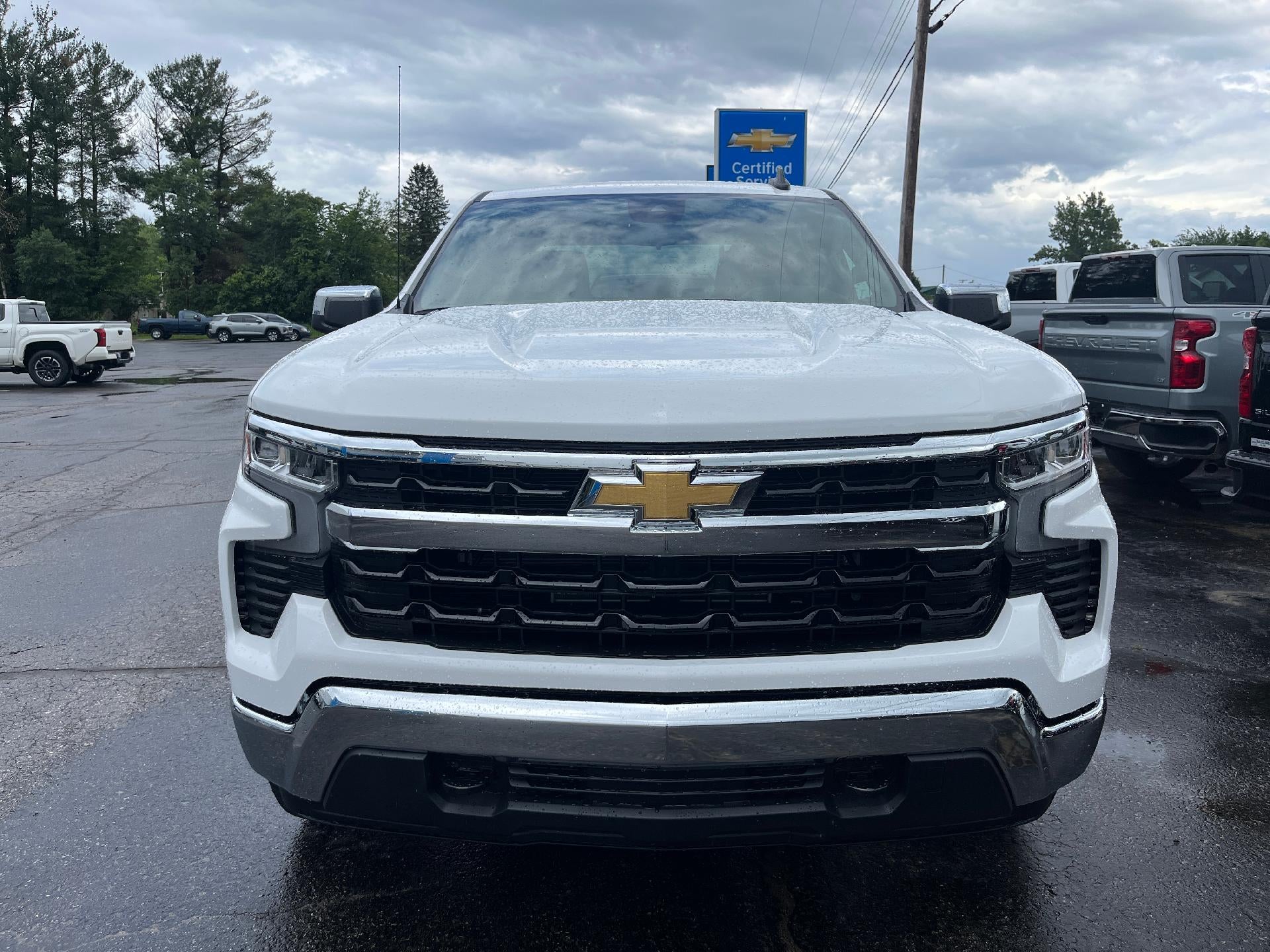 2026 Chevrolet Silverado 1500 — side profile view