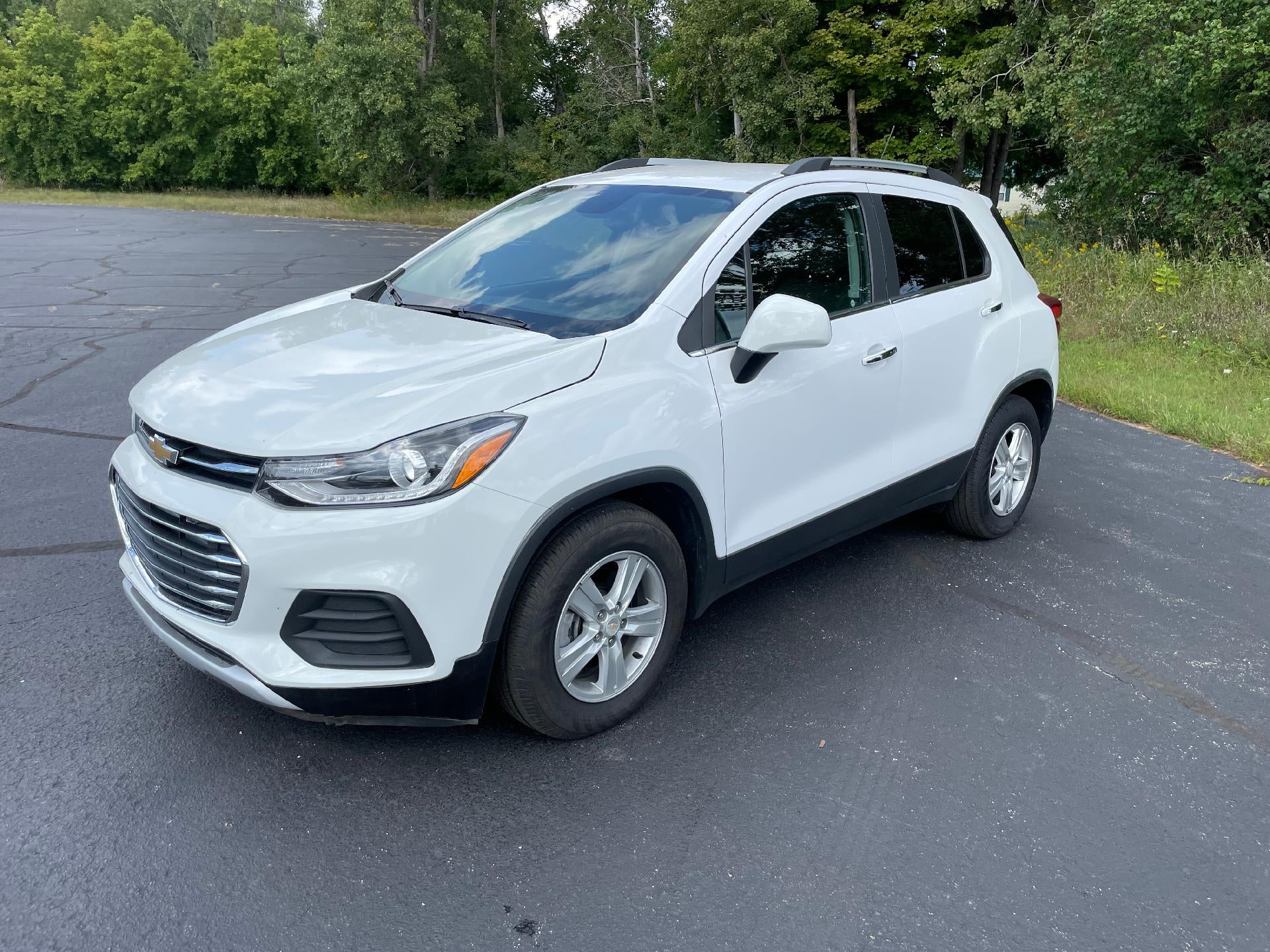 2020 Chevrolet Trax LT in Summit White — front three-quarter view