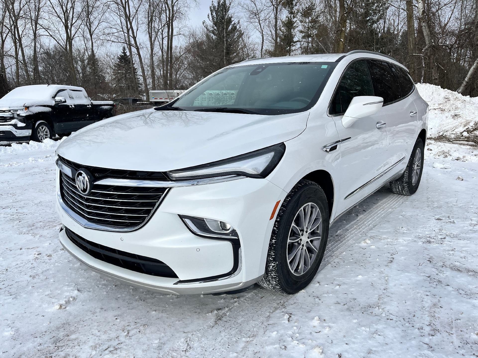 2022 Buick Enclave Essence in White Frost Tricoat — front three-quarter view