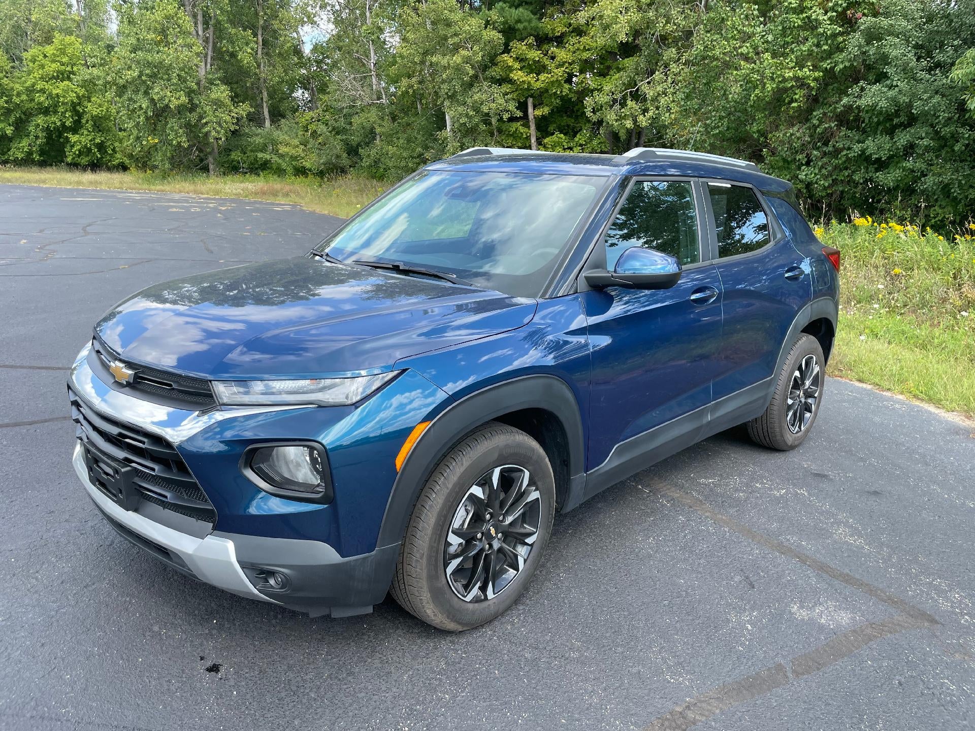 2021 Chevrolet Trailblazer LT in Pacific Blue Metallic — front three-quarter view